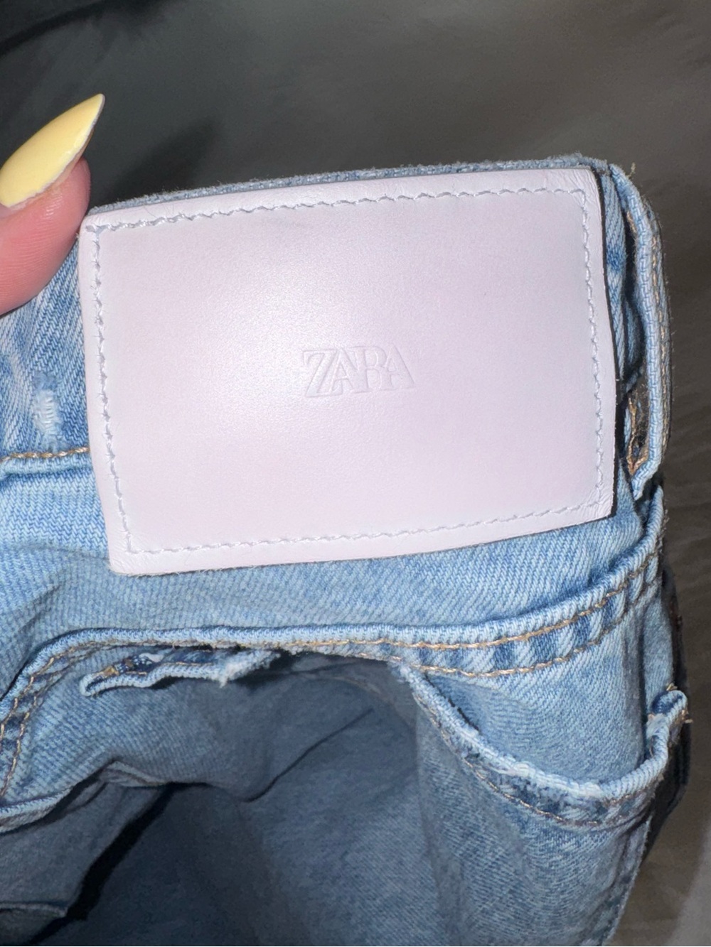 Zara High Waisted Straight-Leg Women's Jeans - Picture 6 of 6